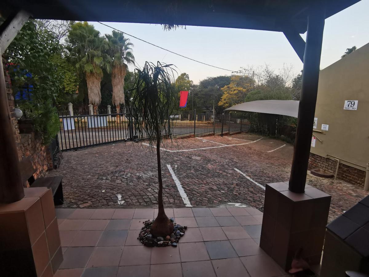 Sun Deck Lodge Hartbeespoort Exterior photo