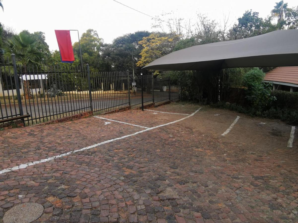 Sun Deck Lodge Hartbeespoort Exterior photo