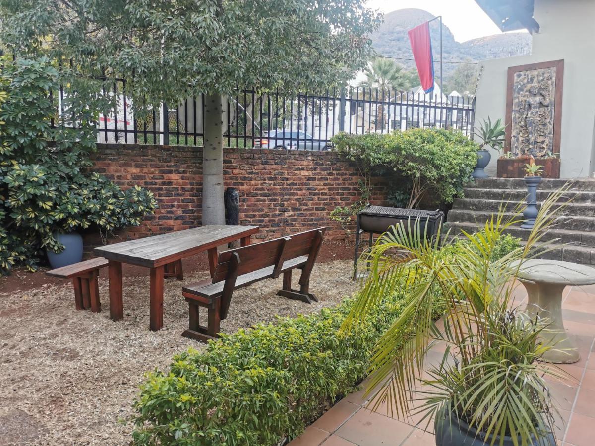 Sun Deck Lodge Hartbeespoort Exterior photo