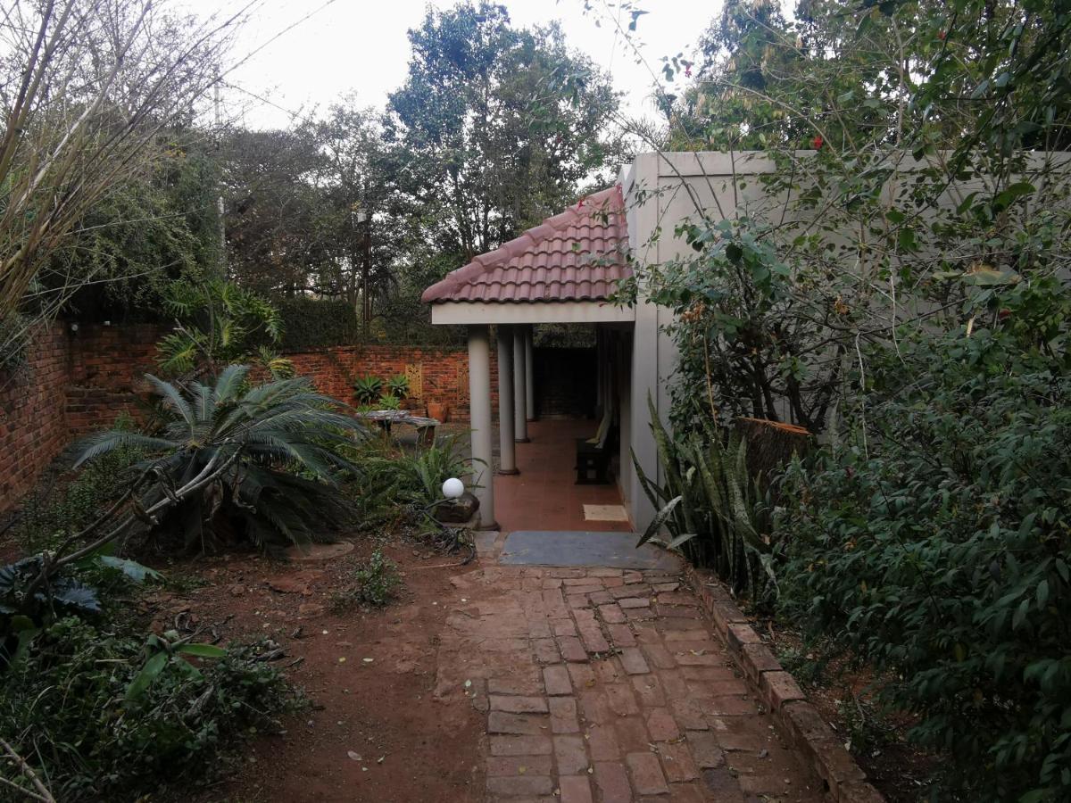 Sun Deck Lodge Hartbeespoort Exterior photo